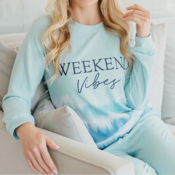 ✨🆕💖🌊SIMPLY SOUTHERN‎ WEEKEND VIBES TIE DYE CREW NECK SHIRT🌊💖 - Picture 3 of 13